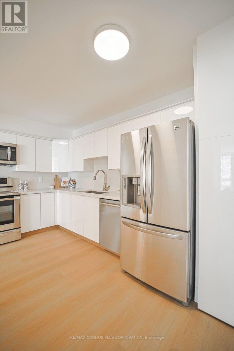 2232 - 33 Harbour Square, Toronto, Ontario  M5J 2G2 - Photo 25 - C12915378