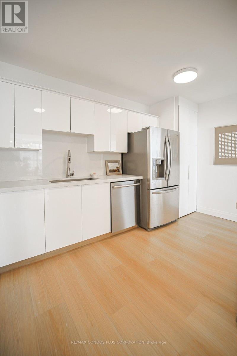 2232 - 33 Harbour Square, Toronto, Ontario  M5J 2G2 - Photo 30 - C12915378