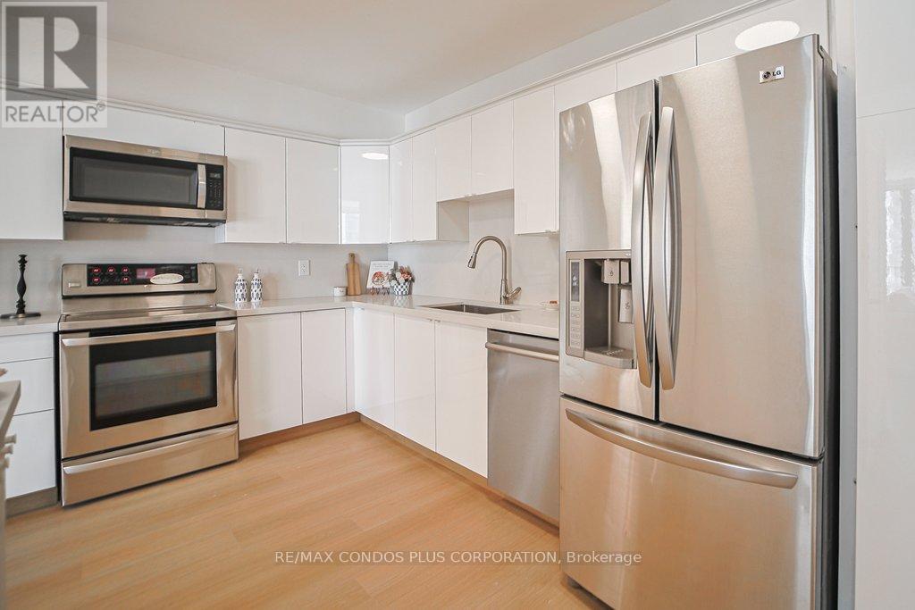 2232 - 33 Harbour Square, Toronto, Ontario  M5J 2G2 - Photo 26 - C12915378