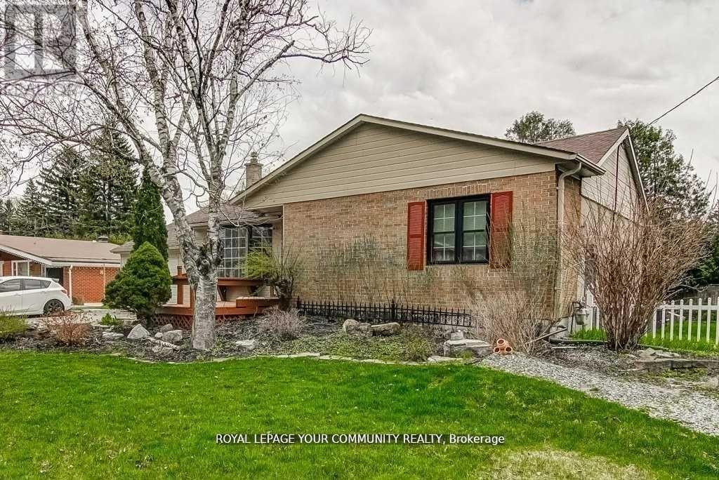 768 Grace Street, Newmarket, Ontario  L3Y 2L3 - Photo 3 - N12662428