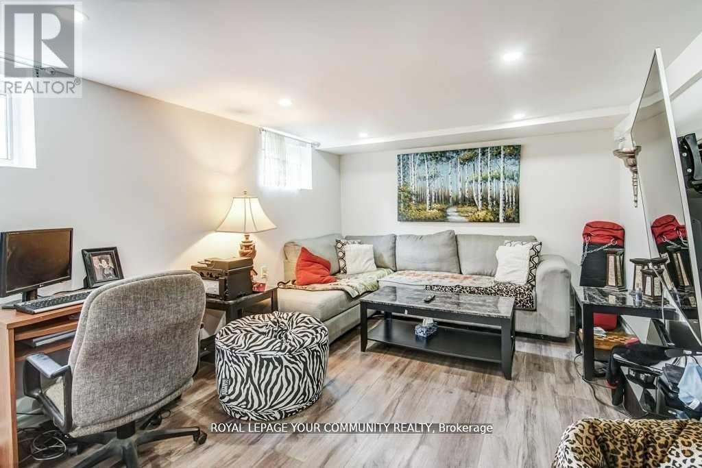 768 Grace Street, Newmarket, Ontario  L3Y 2L3 - Photo 32 - N12662428