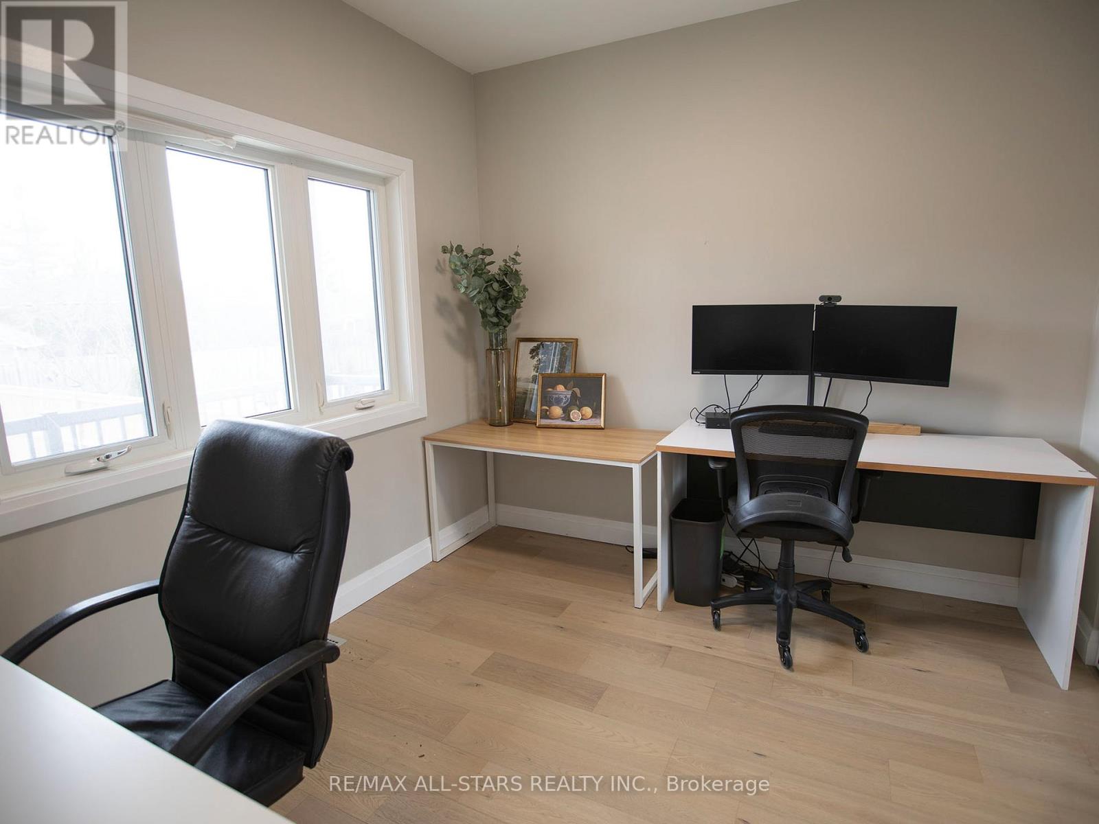 8 Georgina Street, Georgina, Ontario  L0E 1R0 - Photo 8 - N12933918