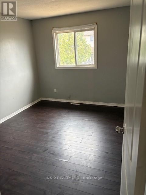 393 Fleming Drive, London East, Ontario  N5V 4Y8 - Photo 8 - X12935114