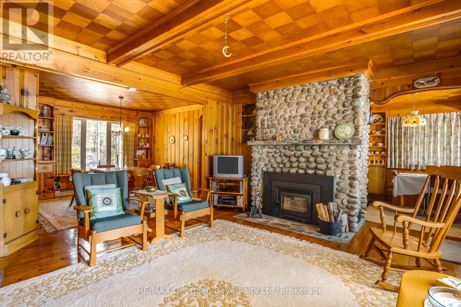 750 Tiny Beaches Road S, Tiny, Ontario  L0L 2T0 - Photo 11 - S12935366