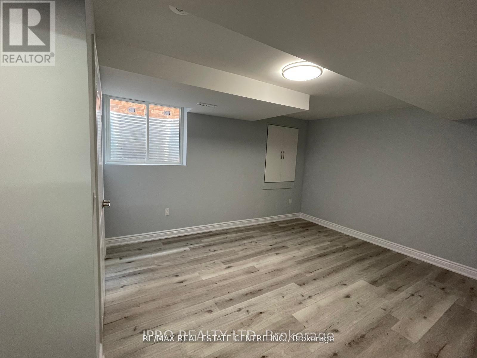 726 Dolby Crescent, Milton, Ontario  L9T 5L7 - Photo 25 - W12932710