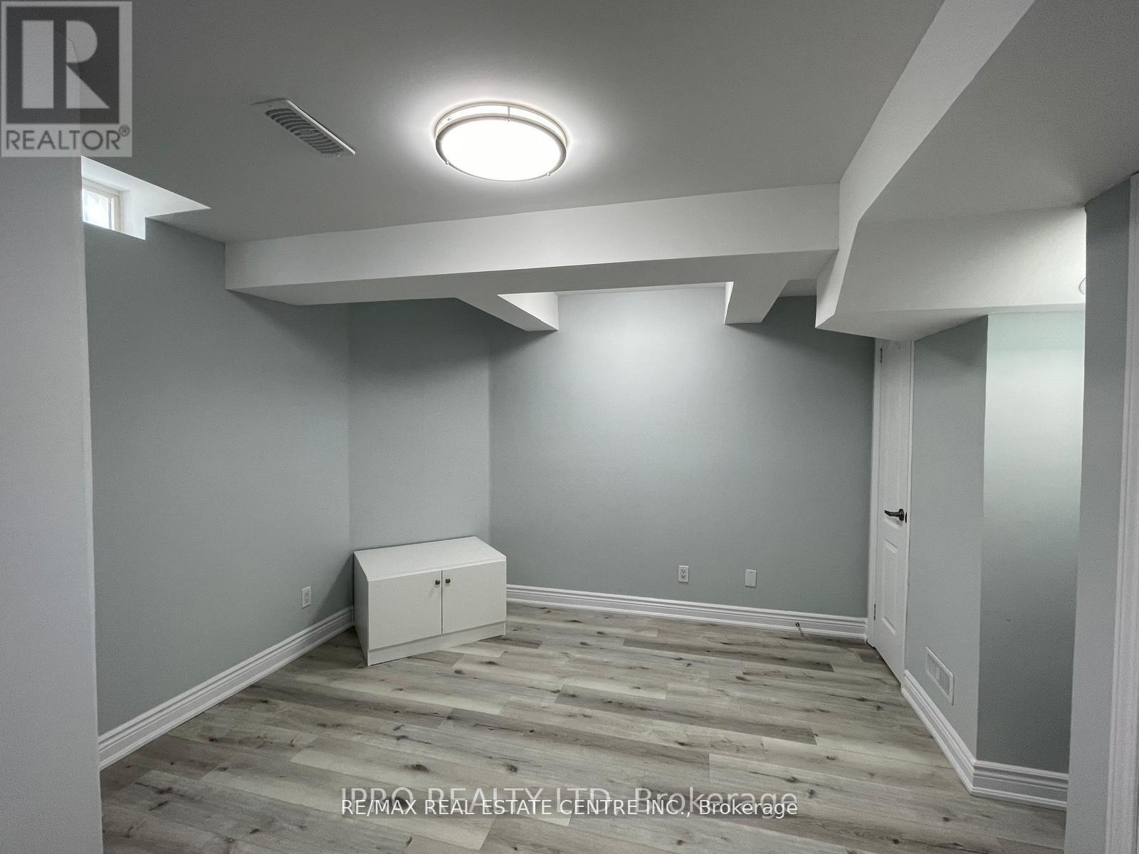 726 Dolby Crescent, Milton, Ontario  L9T 5L7 - Photo 26 - W12932710