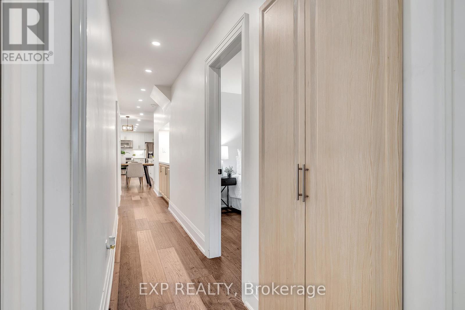 877 Kingsway Drive, Burlington, Ontario  L7T 3H8 - Photo 11 - W12922948