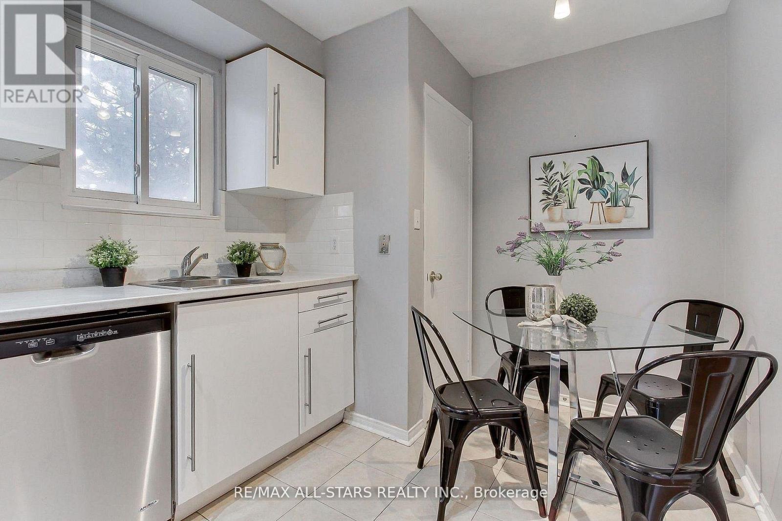 218 - 12421 Ninth Line, Whitchurch-Stouffville, Ontario L4A 1J3 - Photo 11 - N12935234