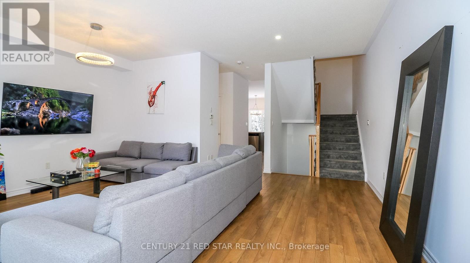 32 Milson Crescent, Essa (Angus), Ontario  L0M 1B4 - Photo 12 - N12935516