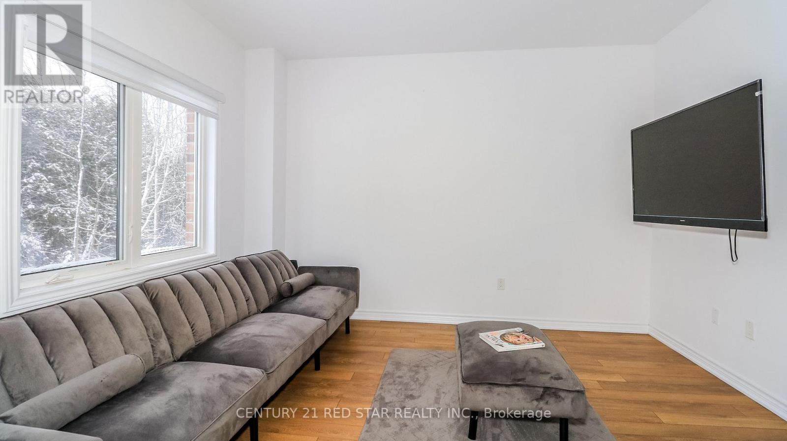 32 Milson Crescent, Essa (Angus), Ontario  L0M 1B4 - Photo 21 - N12935516