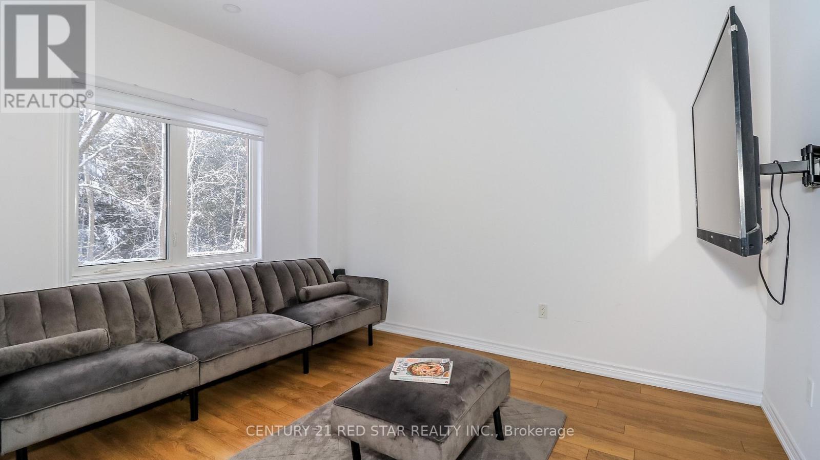 32 Milson Crescent, Essa (Angus), Ontario  L0M 1B4 - Photo 22 - N12935516