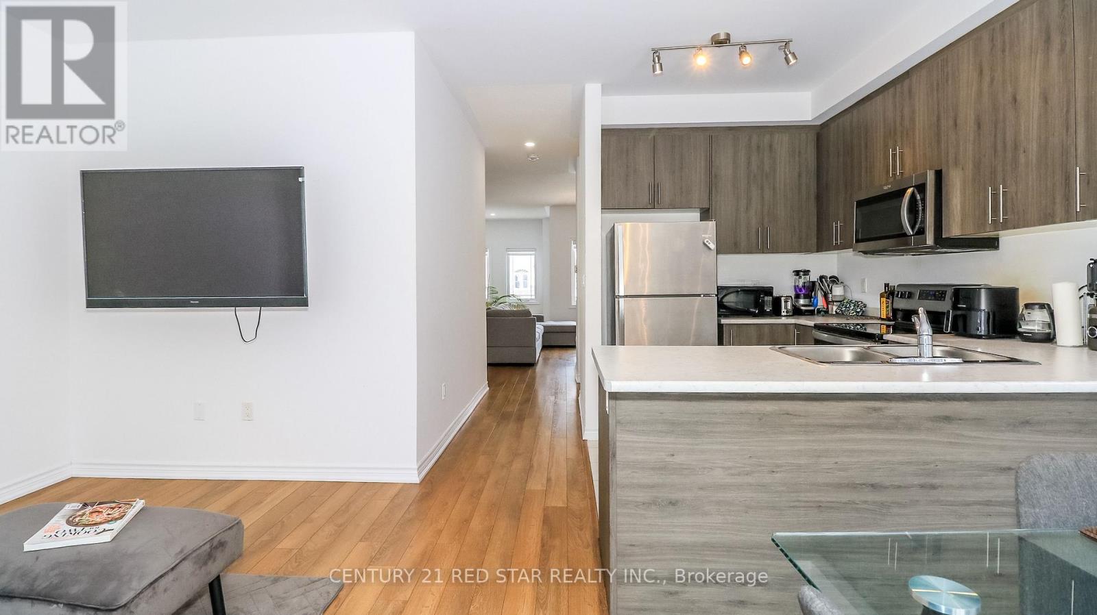 32 Milson Crescent, Essa (Angus), Ontario  L0M 1B4 - Photo 25 - N12935516