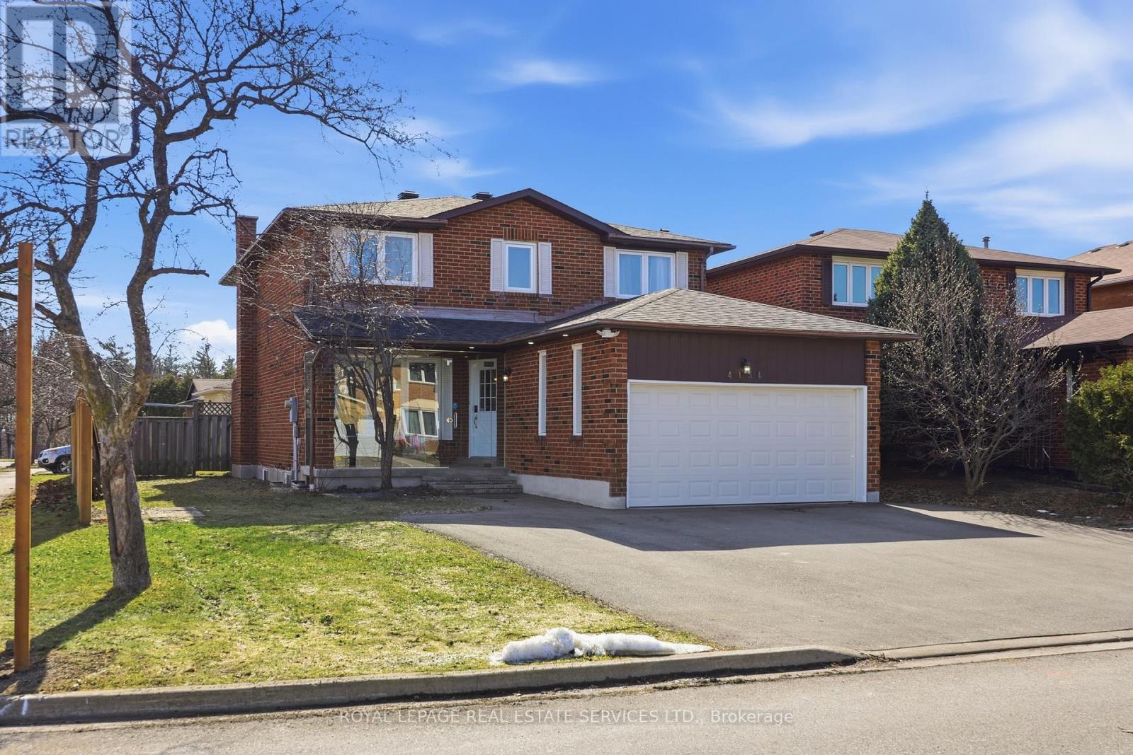 4134 Murray Hill Crescent, Mississauga, Ontario  L5C 4H8 - Photo 8 - W12871994