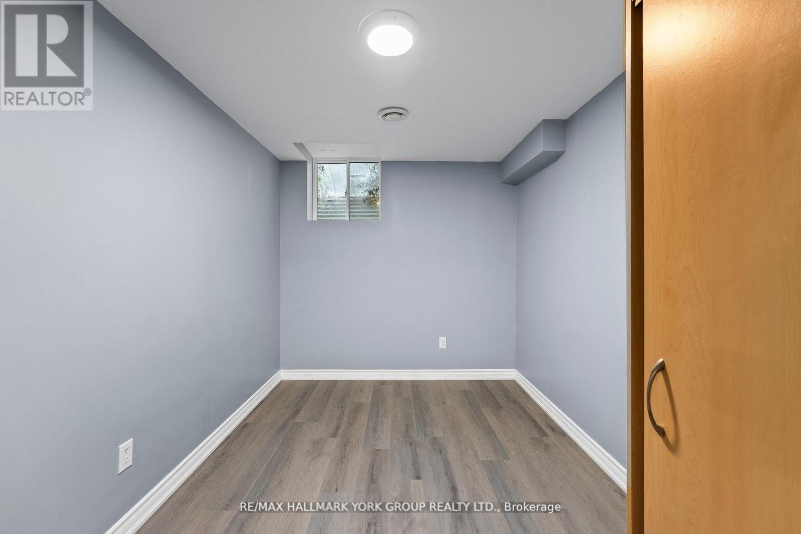 Lower - 25a College Crescent, Barrie, Ontario  L4M 2W4 - Photo 9 - S12935404