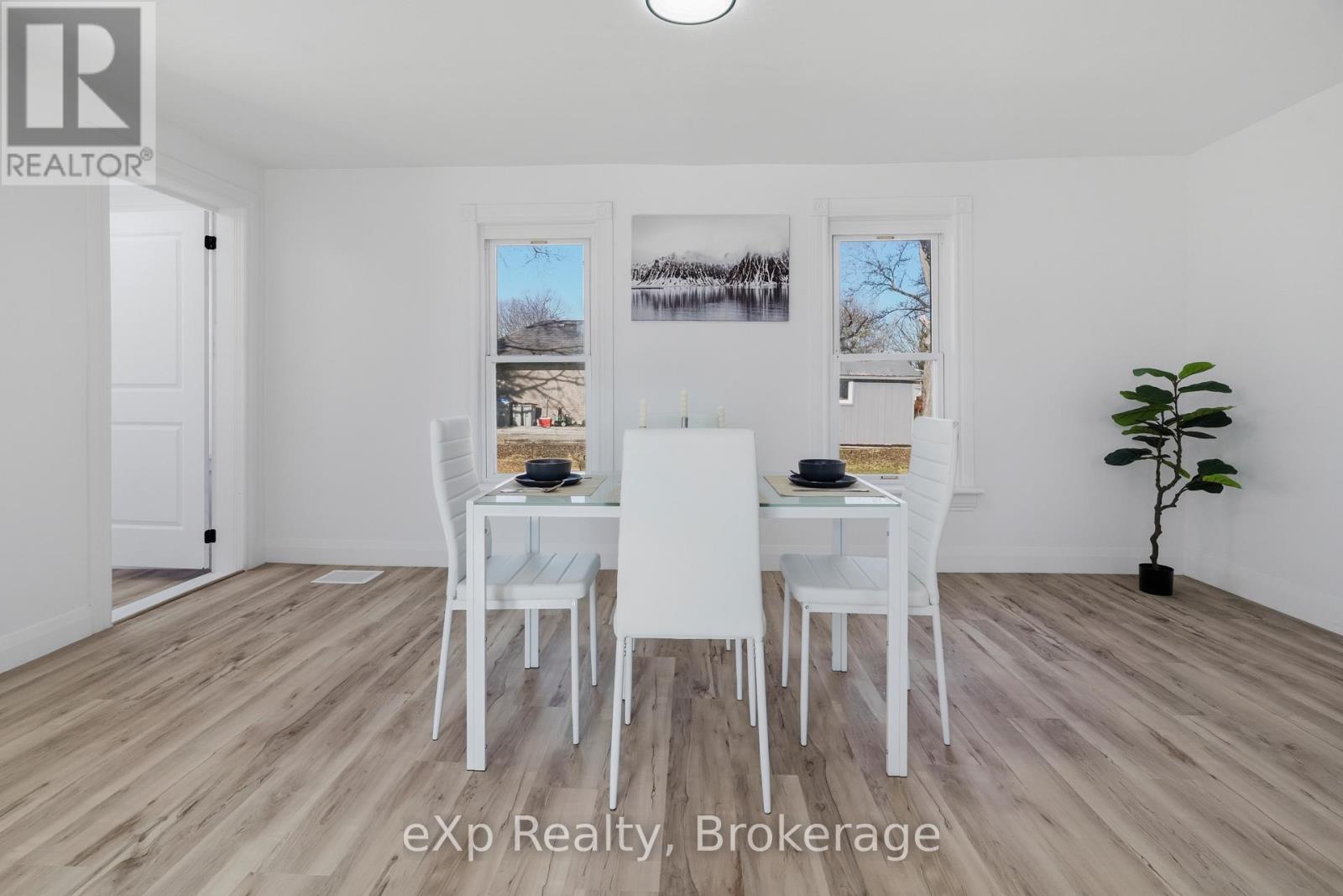 192 William Street W, North Middlesex, Ontario  N0M 2K0 - Photo 16 - X12935550