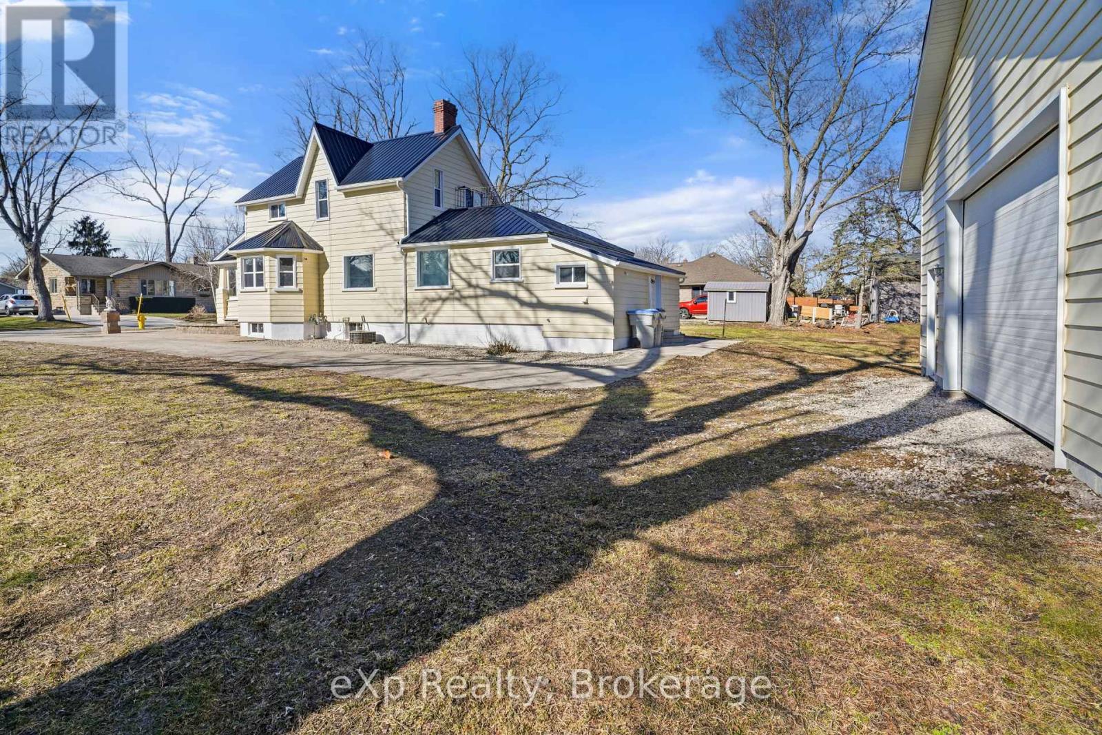 192 William Street W, North Middlesex, Ontario  N0M 2K0 - Photo 39 - X12935550