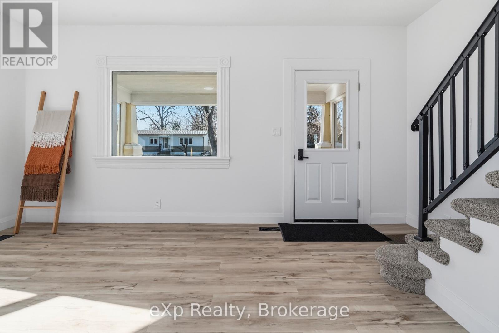 192 William Street W, North Middlesex, Ontario  N0M 2K0 - Photo 4 - X12935550