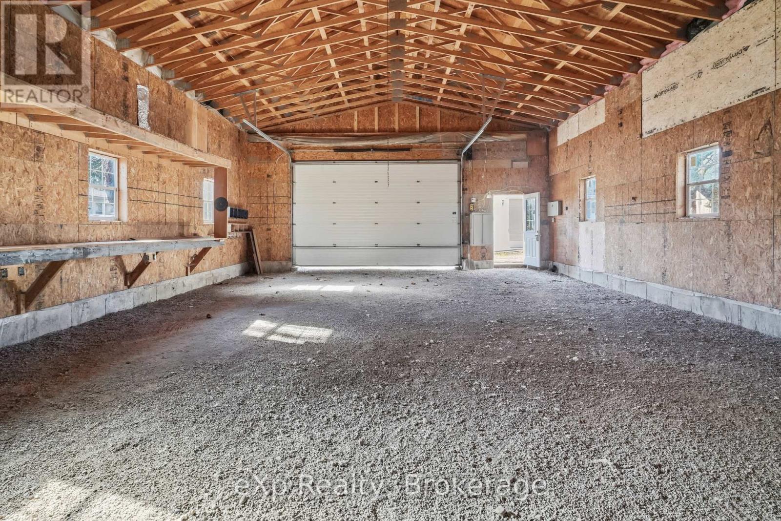 192 William Street W, North Middlesex, Ontario  N0M 2K0 - Photo 42 - X12935550