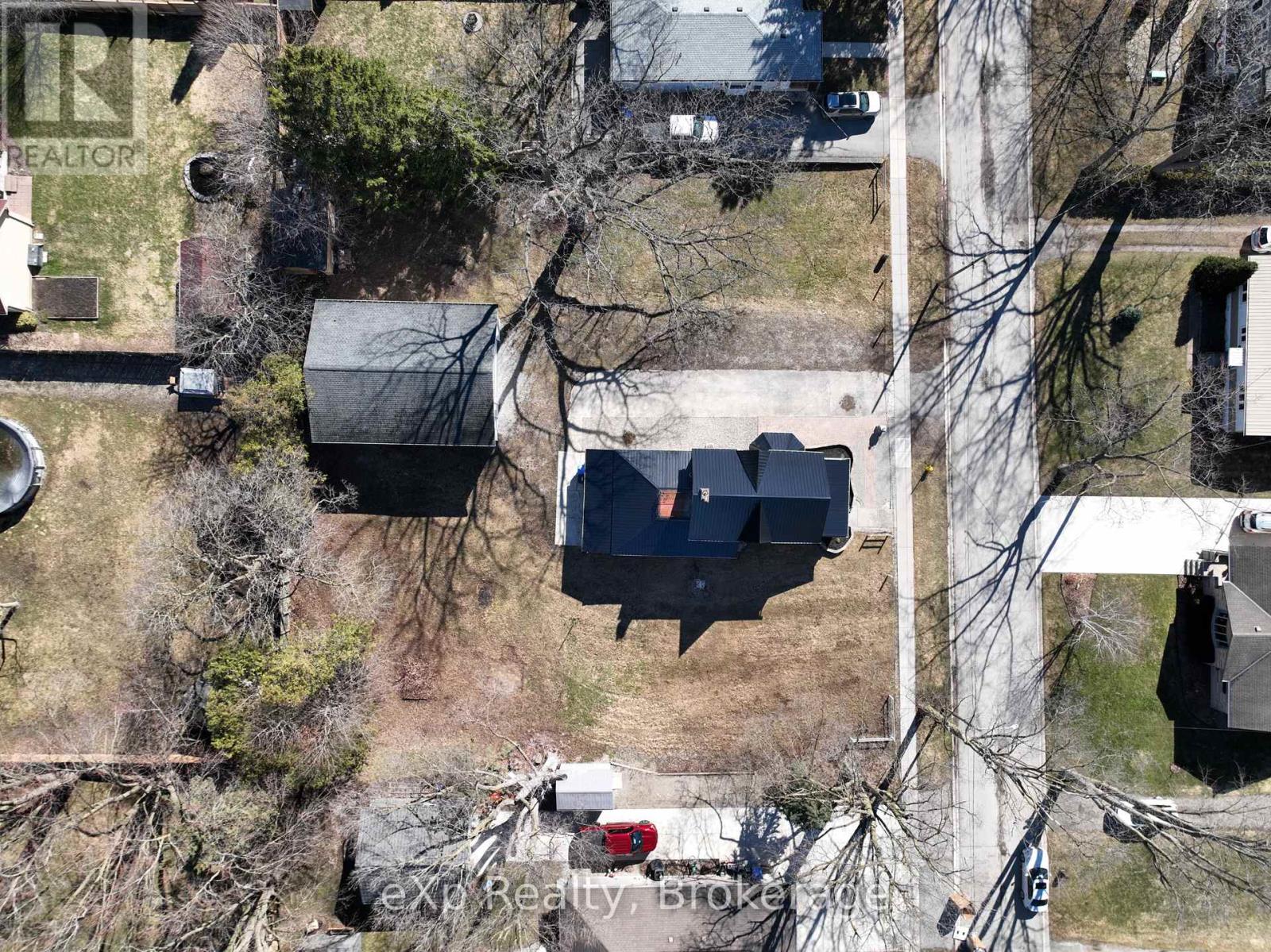 192 William Street W, North Middlesex, Ontario  N0M 2K0 - Photo 47 - X12935550