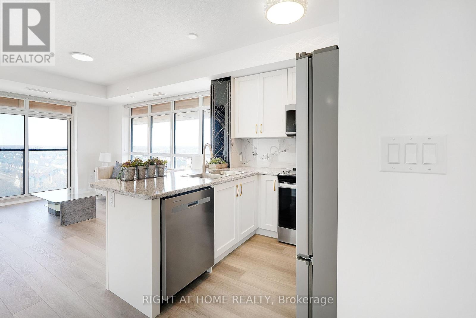 905 - 460 Dundas Street E, Hamilton, Ontario  L8B 2A5 - Photo 8 - X12867730