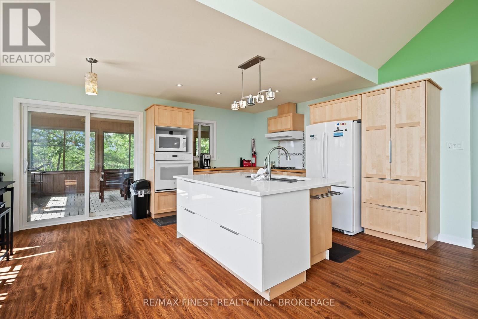 2092 Beach Road, Frontenac, Ontario  K0H 2M0 - Photo 25 - X12935540