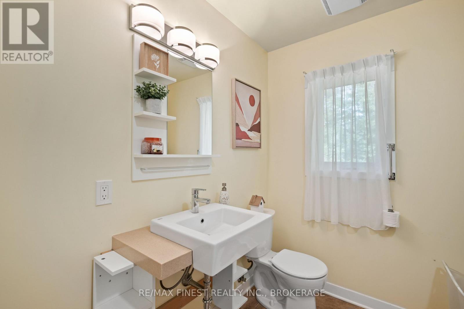 2092 Beach Road, Frontenac, Ontario  K0H 2M0 - Photo 35 - X12935540