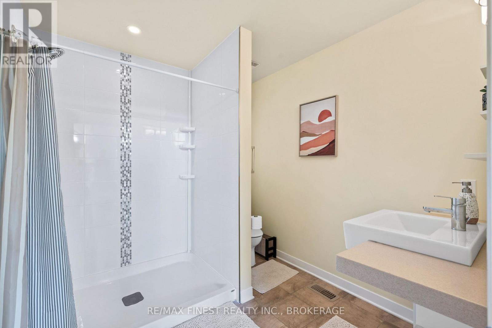 2092 Beach Road, Frontenac, Ontario  K0H 2M0 - Photo 38 - X12935540