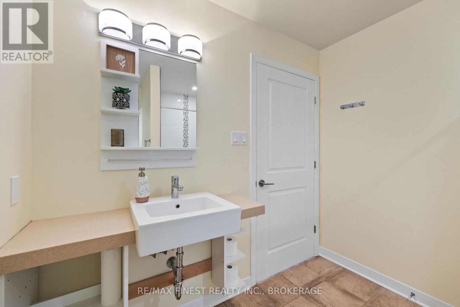 2092 Beach Road, Frontenac, Ontario  K0H 2M0 - Photo 39 - X12935540