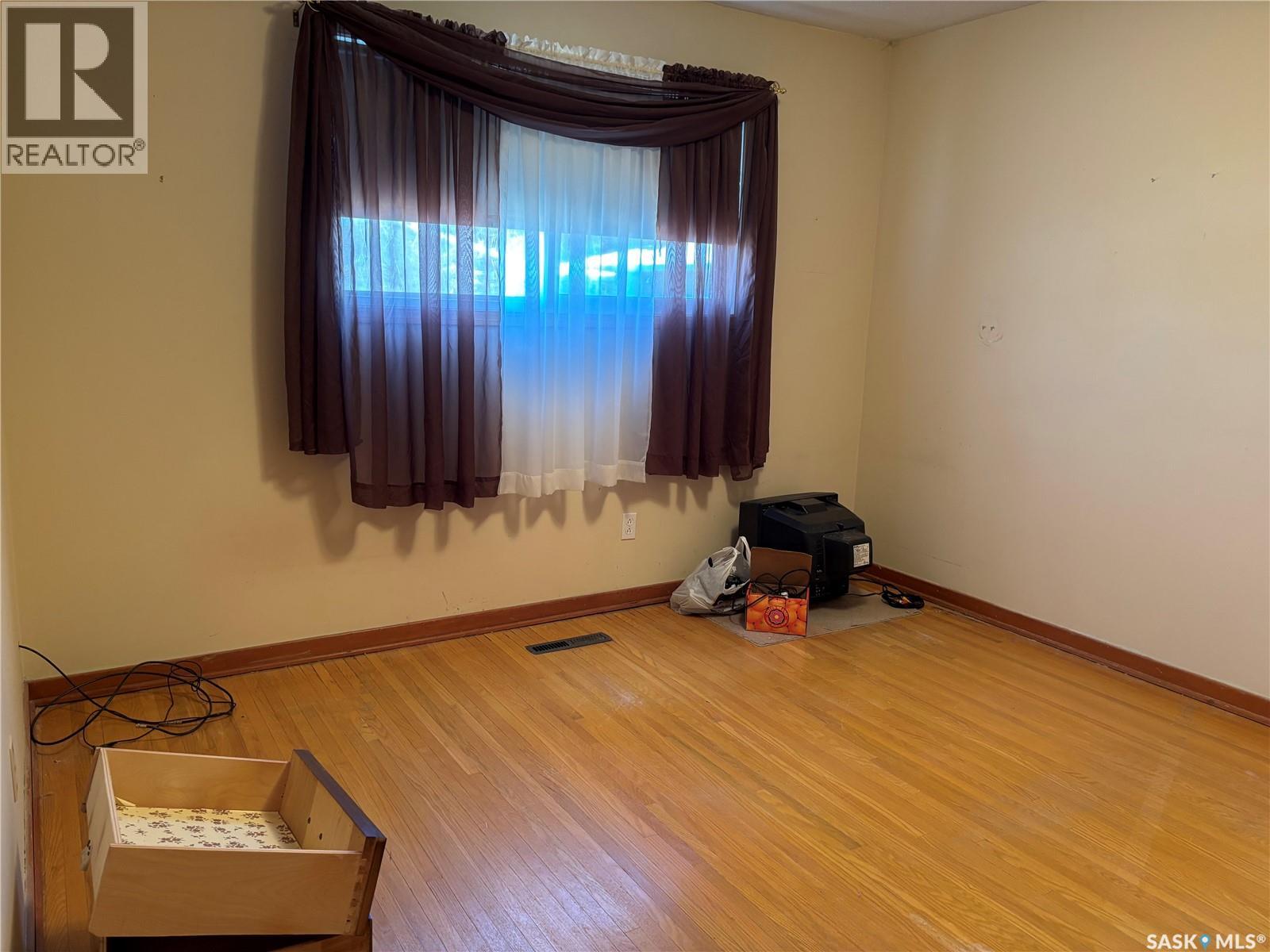 1356 King Crescent, Moose Jaw, Saskatchewan  S6H 3G2 - Photo 18 - SK031458