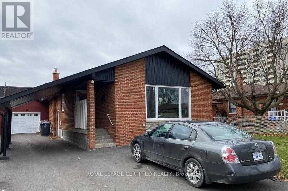 7 June Avenue, Brampton, Ontario  L6V 1W2 - Photo 2 - W12935246