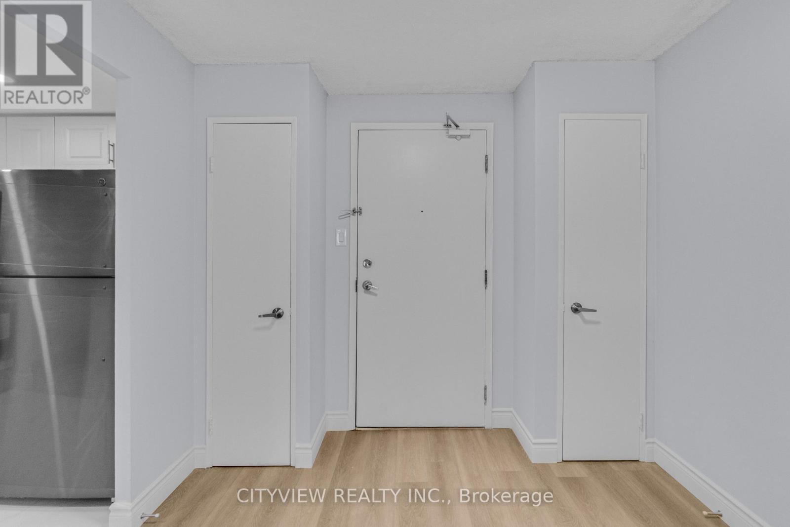 615 - 115 Hillcrest Avenue, Mississauga, Ontario  L5B 3Y9 - Photo 13 - W12935280