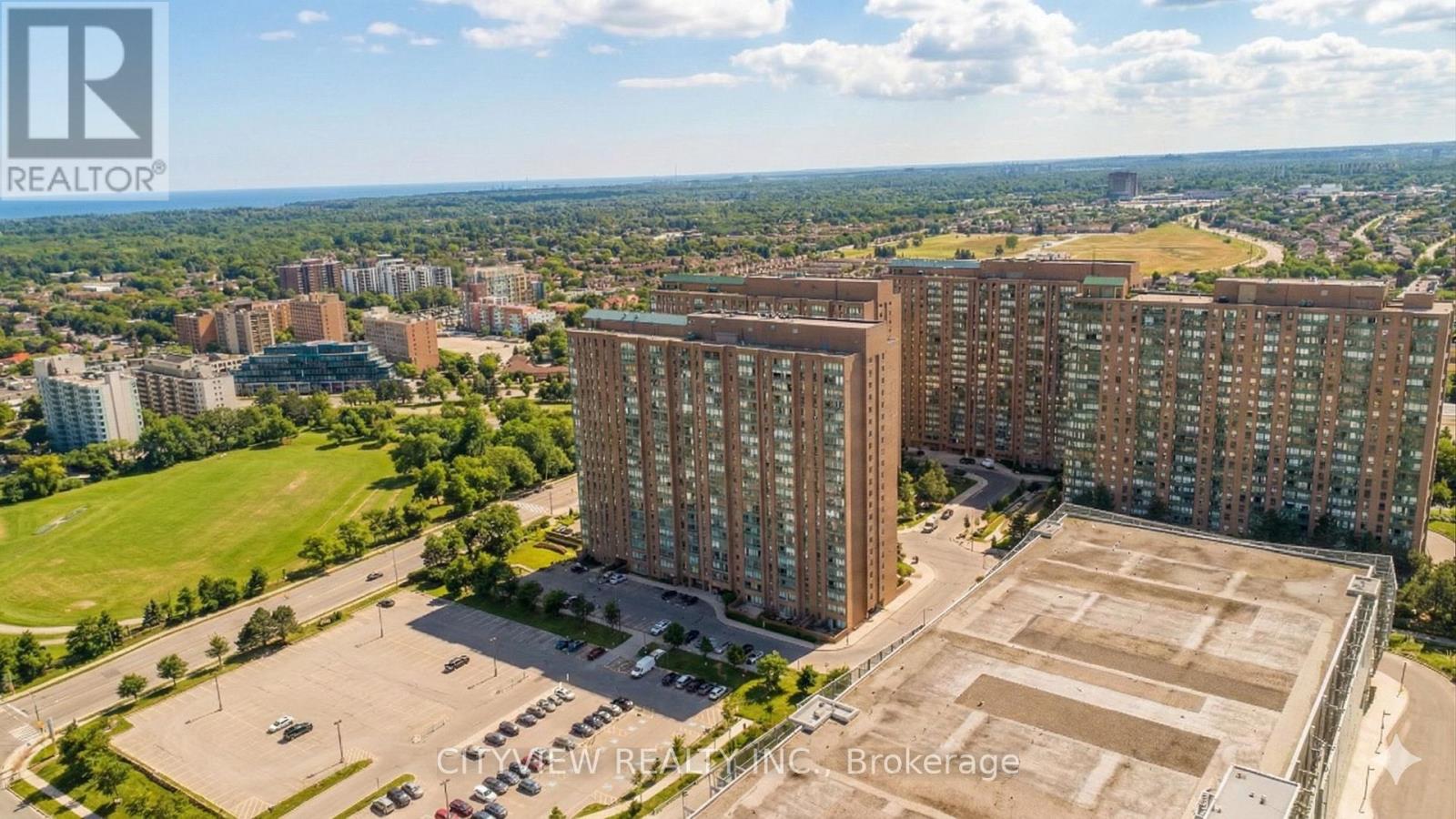 615 - 115 Hillcrest Avenue, Mississauga, Ontario  L5B 3Y9 - Photo 2 - W12935280