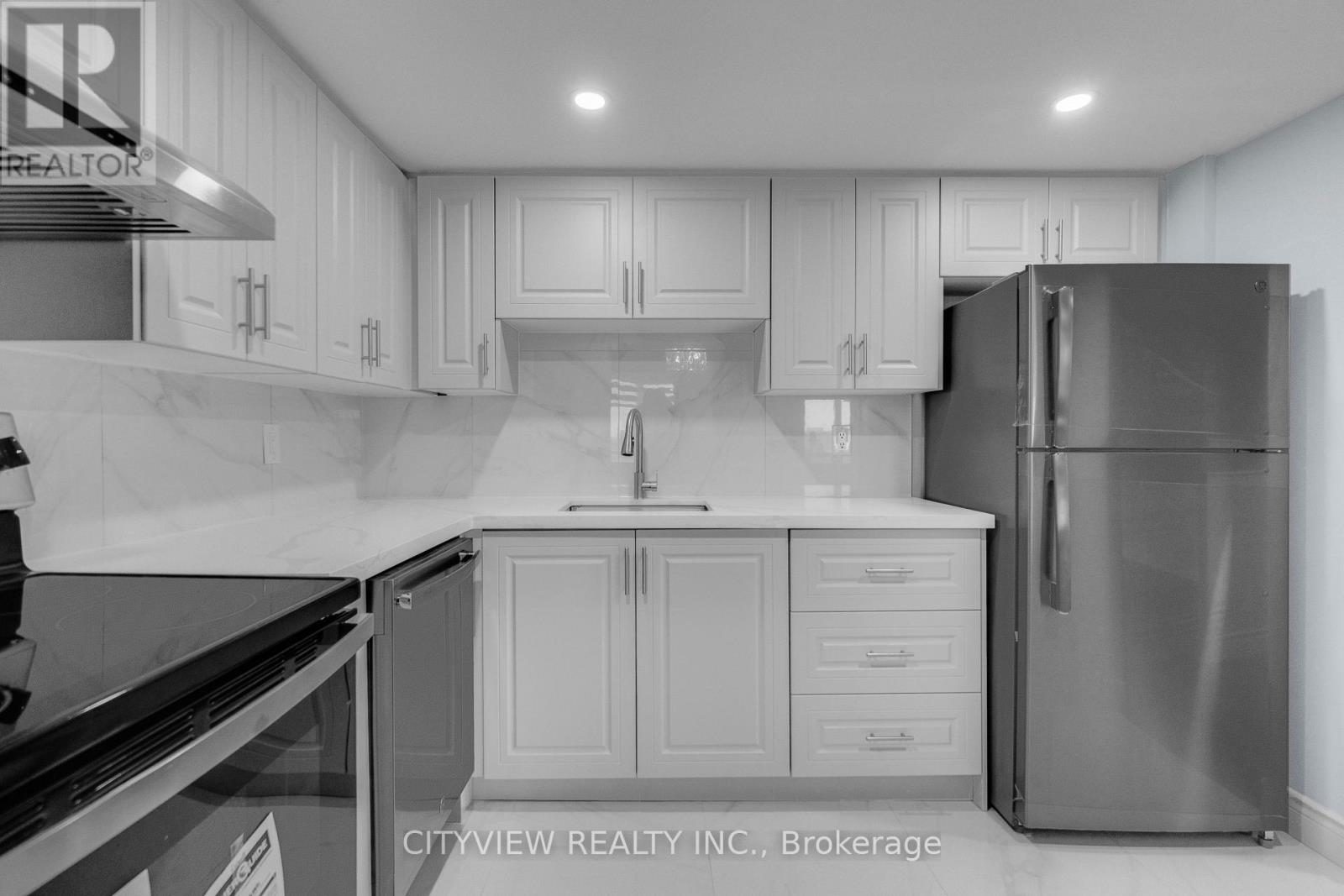 615 - 115 Hillcrest Avenue, Mississauga, Ontario  L5B 3Y9 - Photo 23 - W12935280