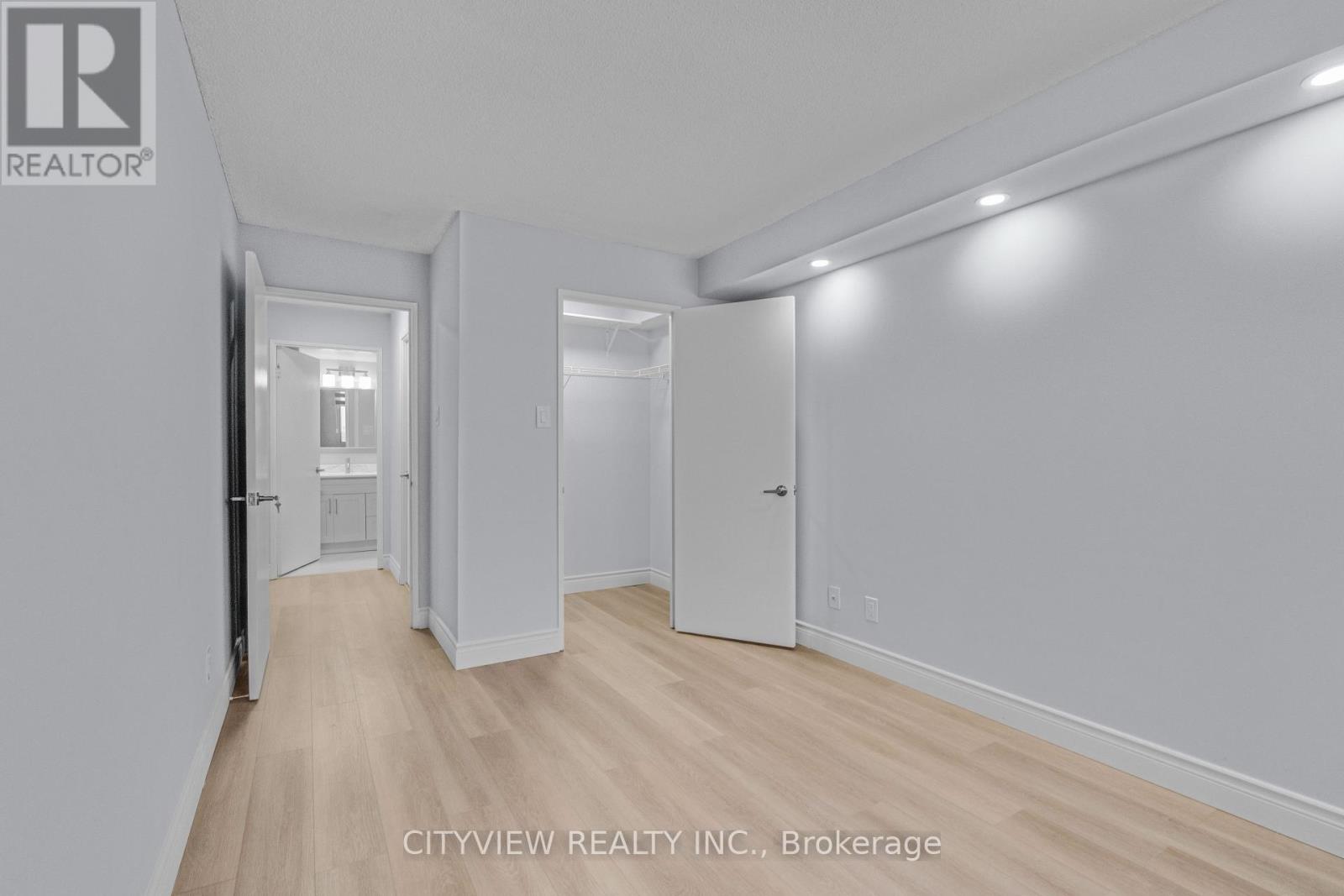 615 - 115 Hillcrest Avenue, Mississauga, Ontario  L5B 3Y9 - Photo 32 - W12935280