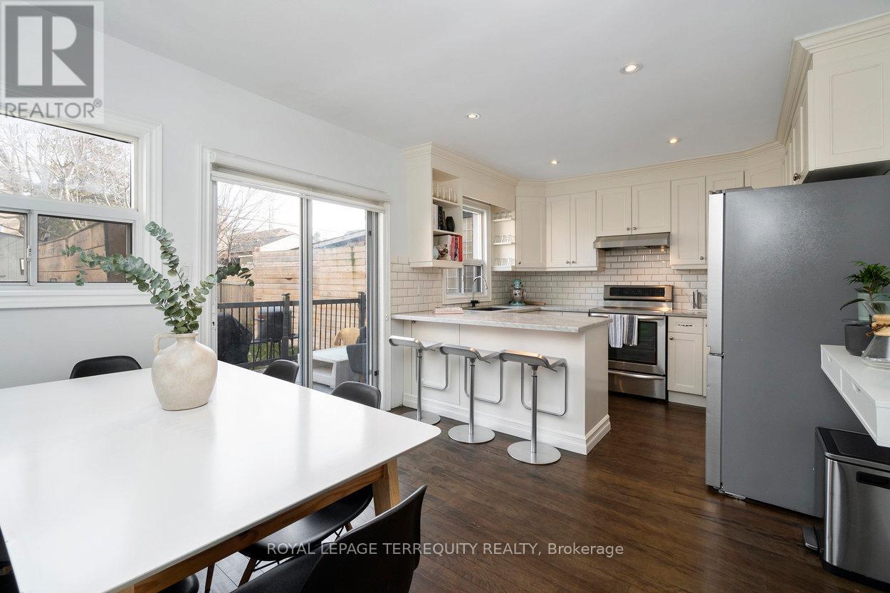 261 Blackthorn Avenue, Toronto (Weston-Pellam Park), Ontario  M6N 3H7 - Photo 10 - W12935282