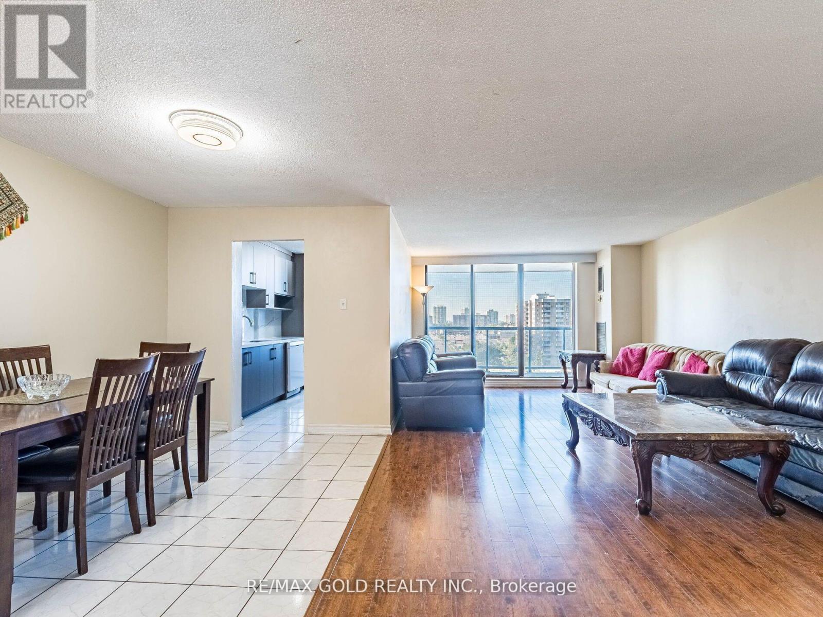 1010 - 17 Knightsbridge Road, Brampton, Ontario L6T 3X9 - Photo 14 - W12935286