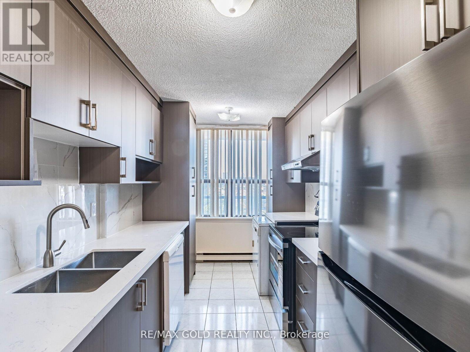 1010 - 17 Knightsbridge Road, Brampton, Ontario L6T 3X9 - Photo 17 - W12935286