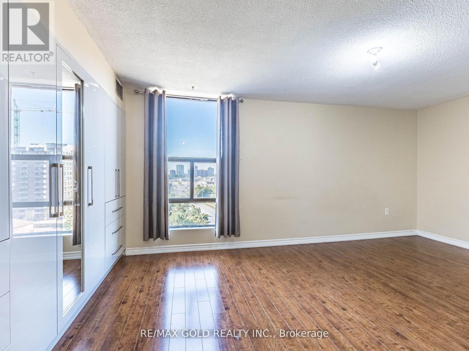 1010 - 17 Knightsbridge Road, Brampton, Ontario L6T 3X9 - Photo 40 - W12935286