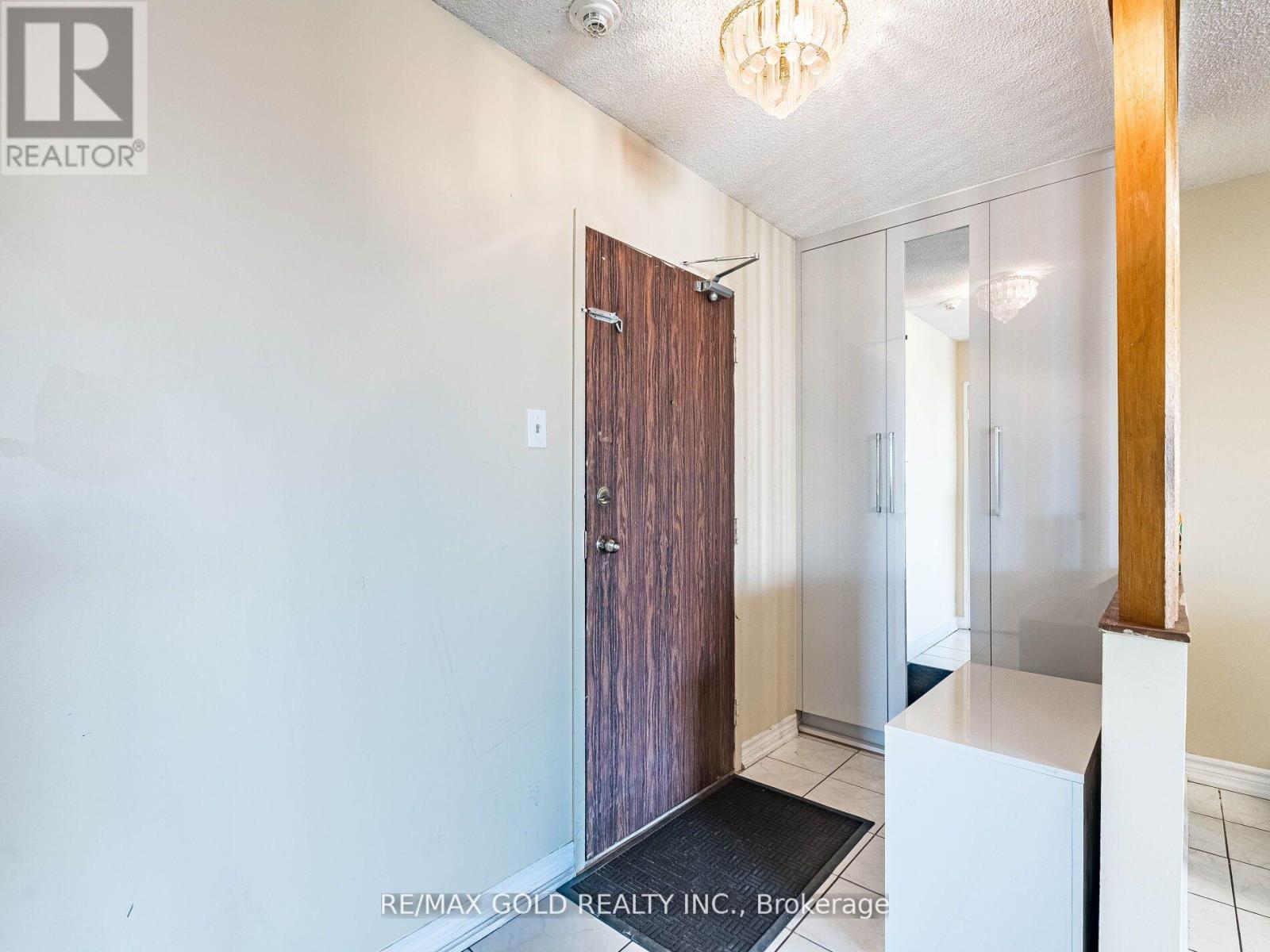 1010 - 17 Knightsbridge Road, Brampton, Ontario L6T 3X9 - Photo 6 - W12935286