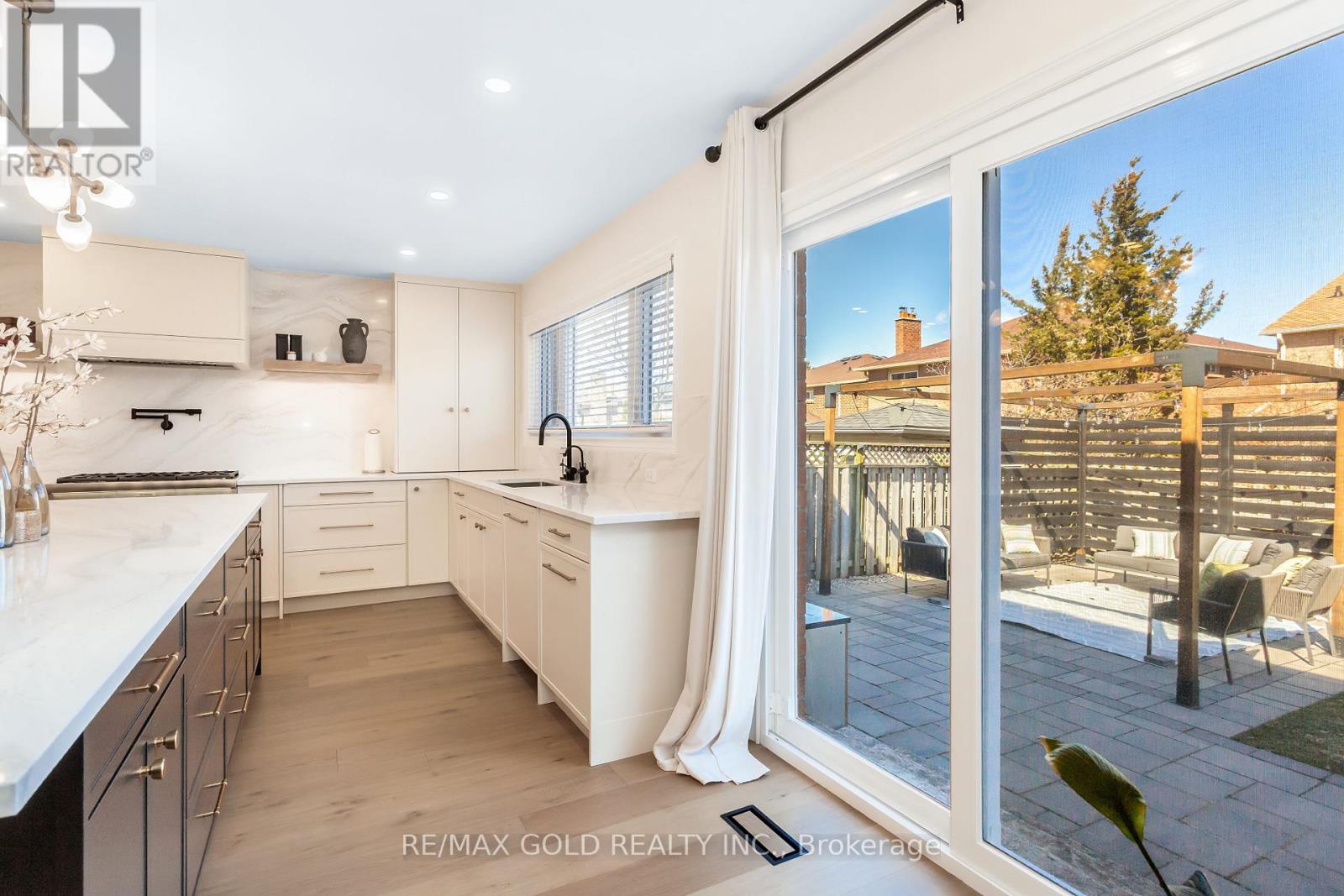 3243 Dovetail Mews, Mississauga, Ontario  L5L 5G8 - Photo 19 - W12935290