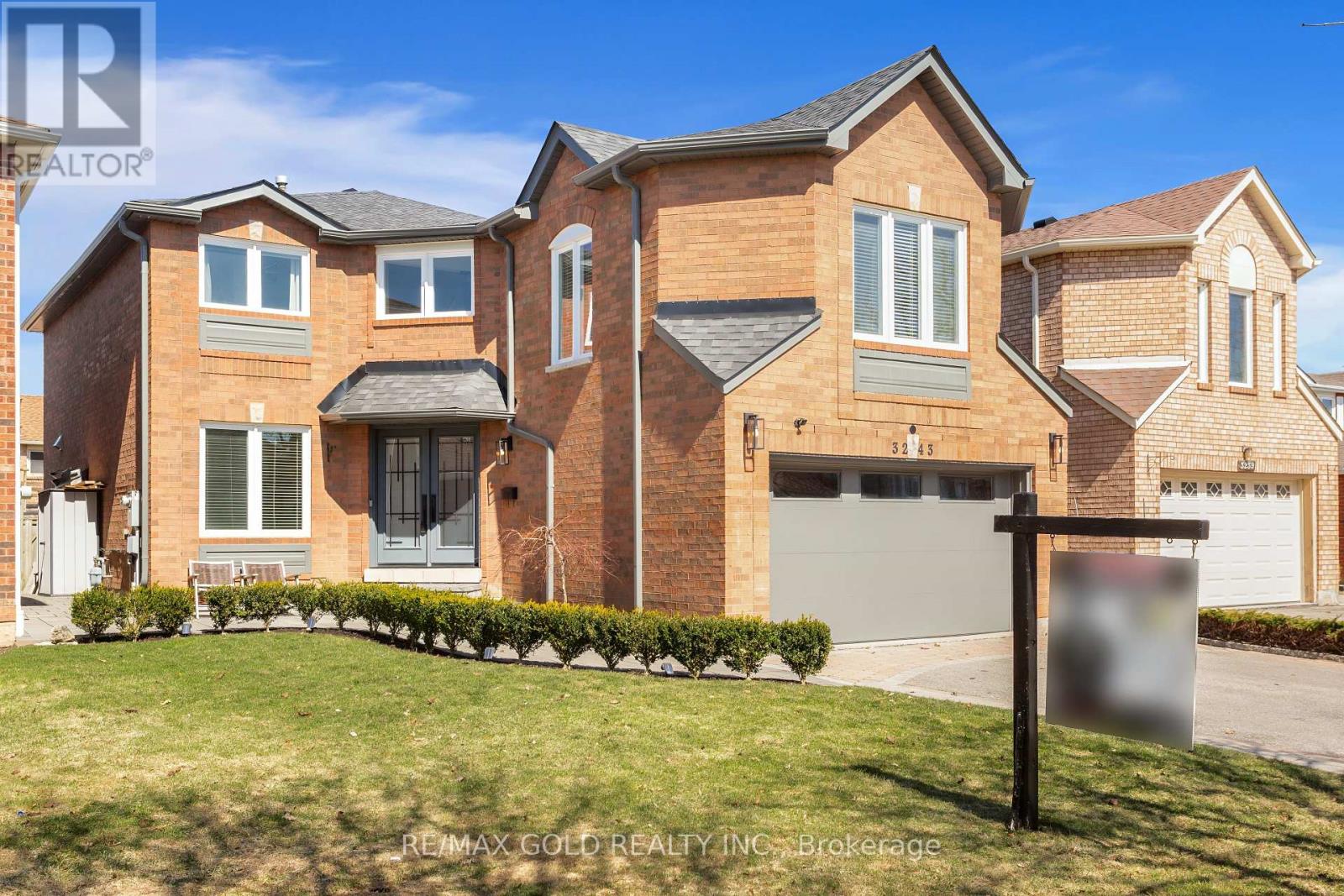 3243 Dovetail Mews, Mississauga, Ontario  L5L 5G8 - Photo 2 - W12935290