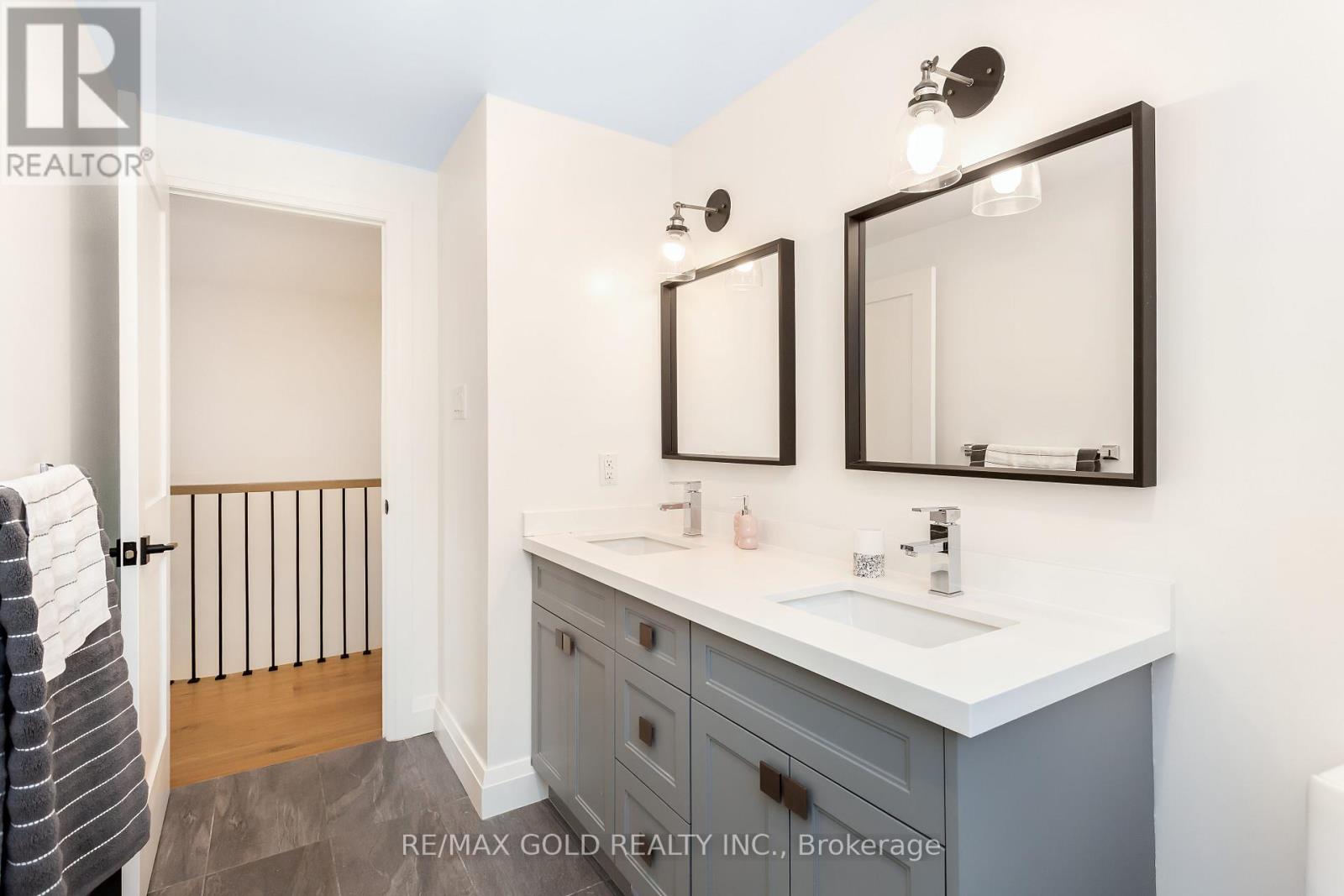 3243 Dovetail Mews, Mississauga, Ontario  L5L 5G8 - Photo 33 - W12935290