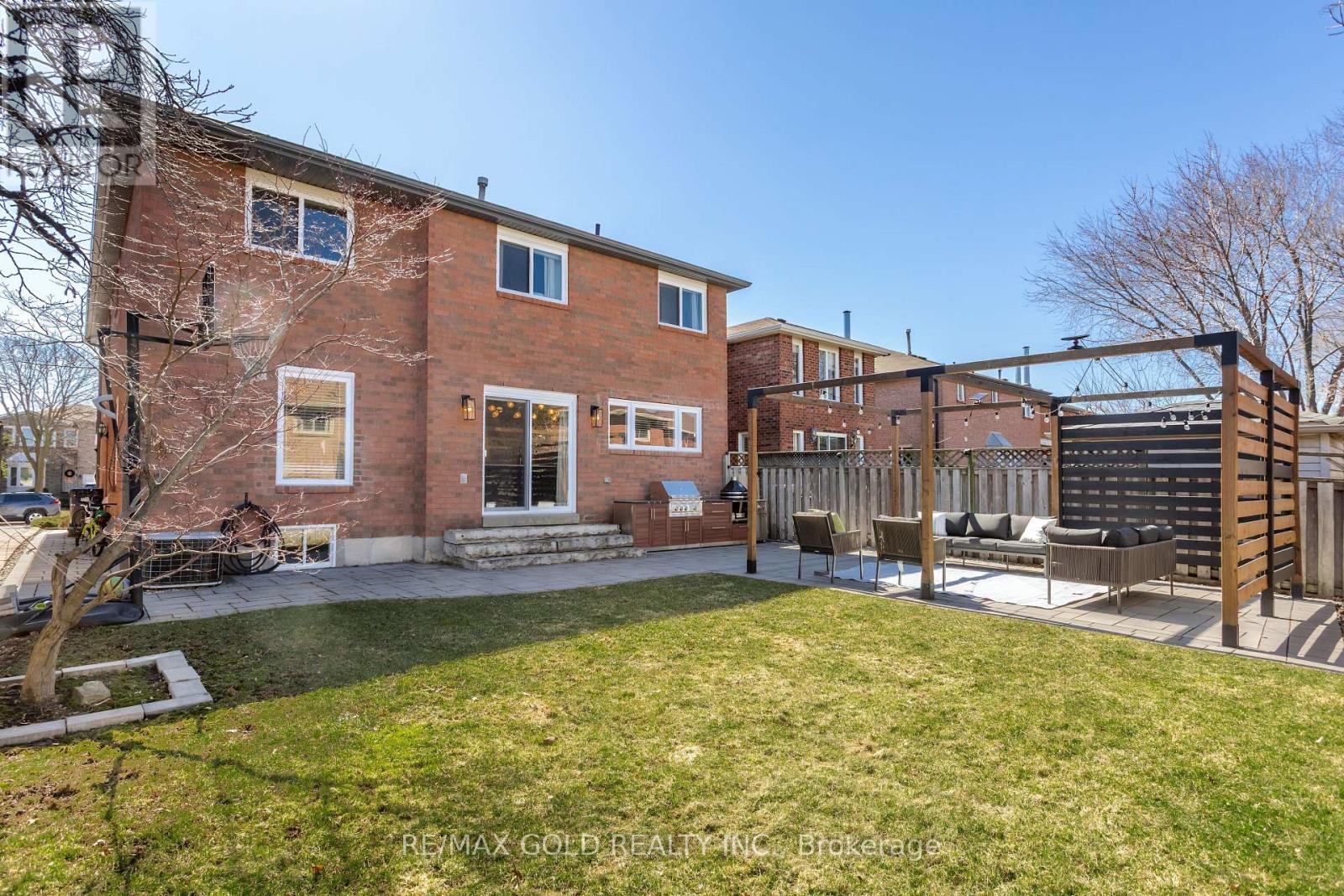 3243 Dovetail Mews, Mississauga, Ontario  L5L 5G8 - Photo 48 - W12935290