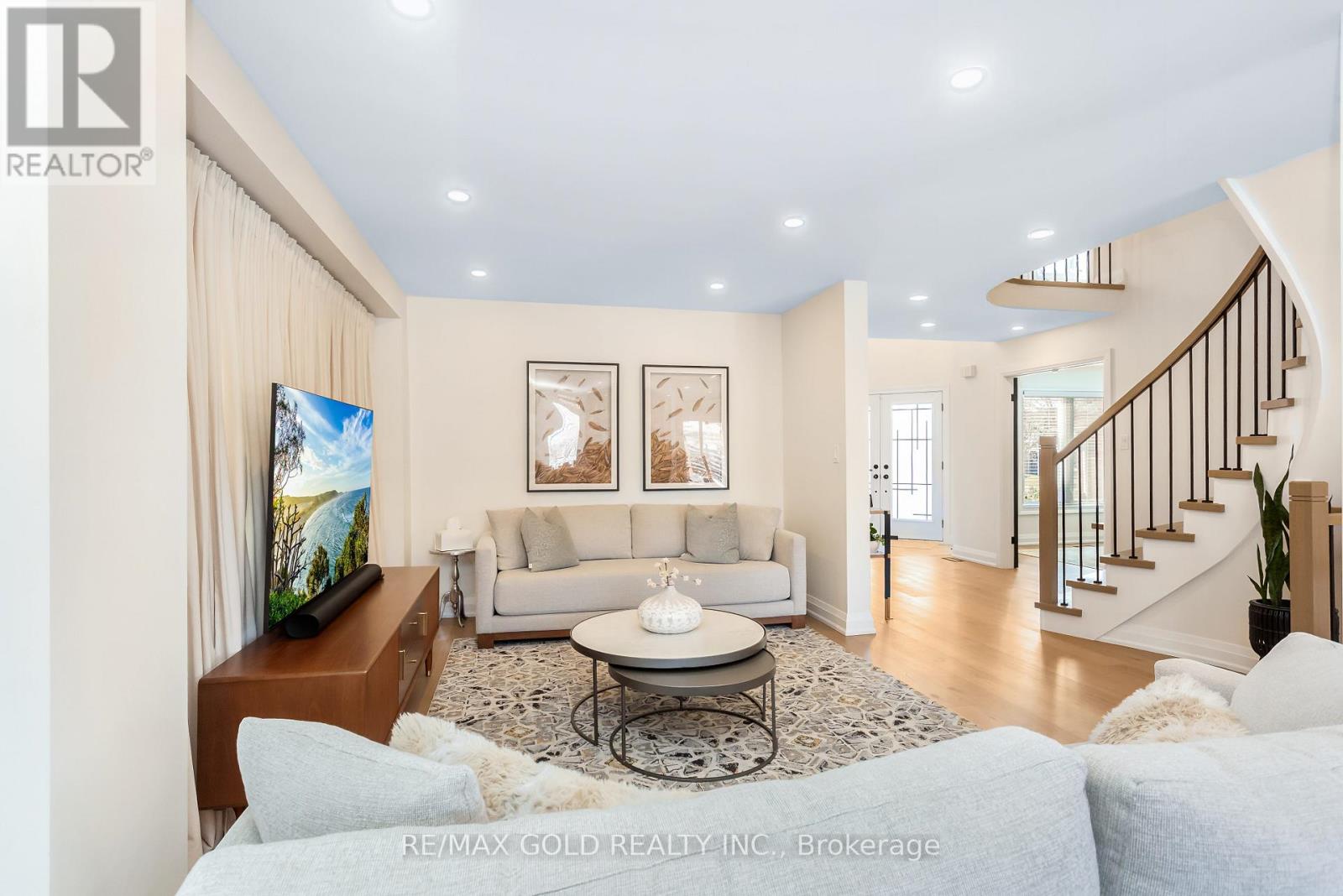 3243 Dovetail Mews, Mississauga, Ontario  L5L 5G8 - Photo 8 - W12935290