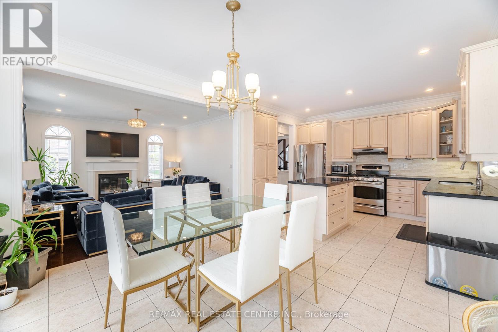 3401 Hideaway Place, Mississauga, Ontario  L5M 0A7 - Photo 15 - W12935374