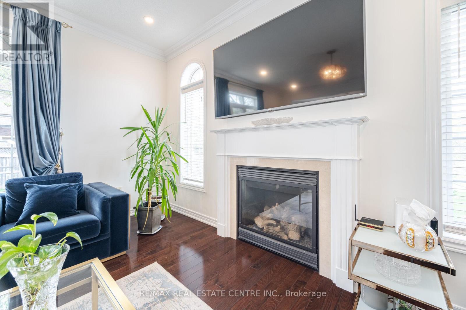 3401 Hideaway Place, Mississauga, Ontario  L5M 0A7 - Photo 16 - W12935374