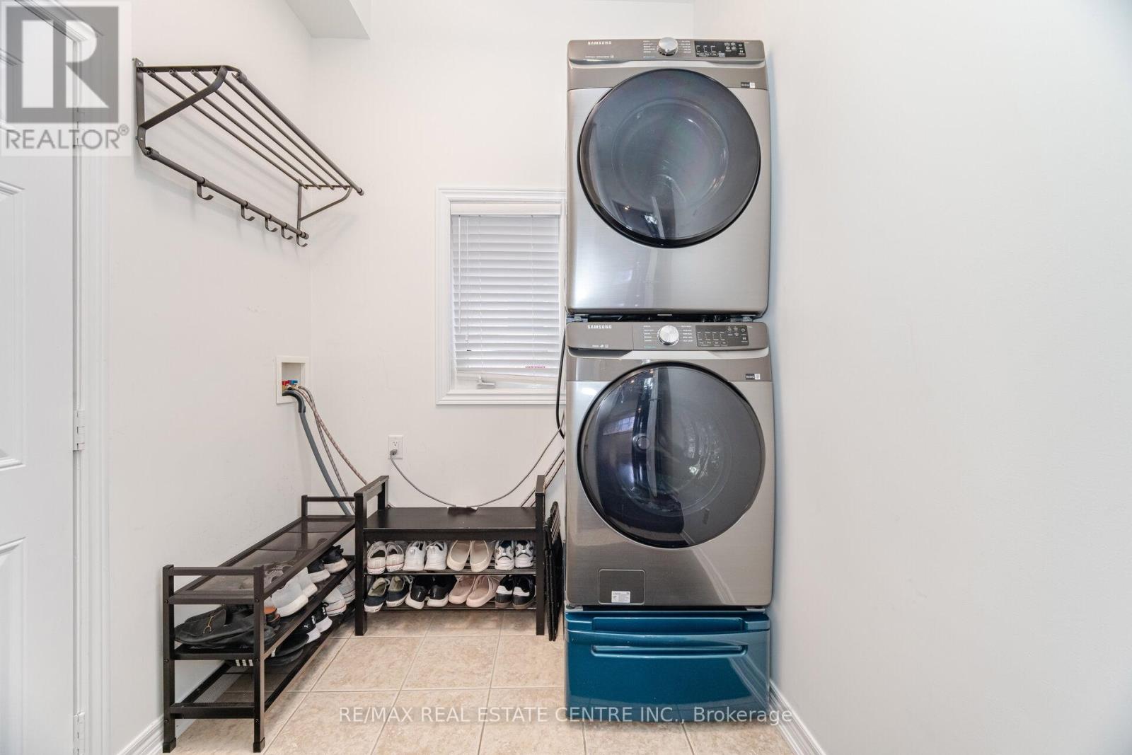 3401 Hideaway Place, Mississauga, Ontario  L5M 0A7 - Photo 21 - W12935374