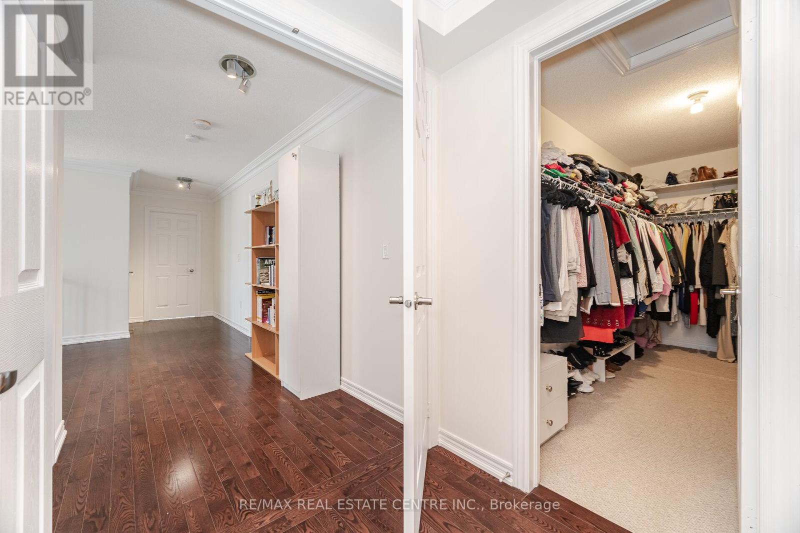 3401 Hideaway Place, Mississauga, Ontario  L5M 0A7 - Photo 29 - W12935374