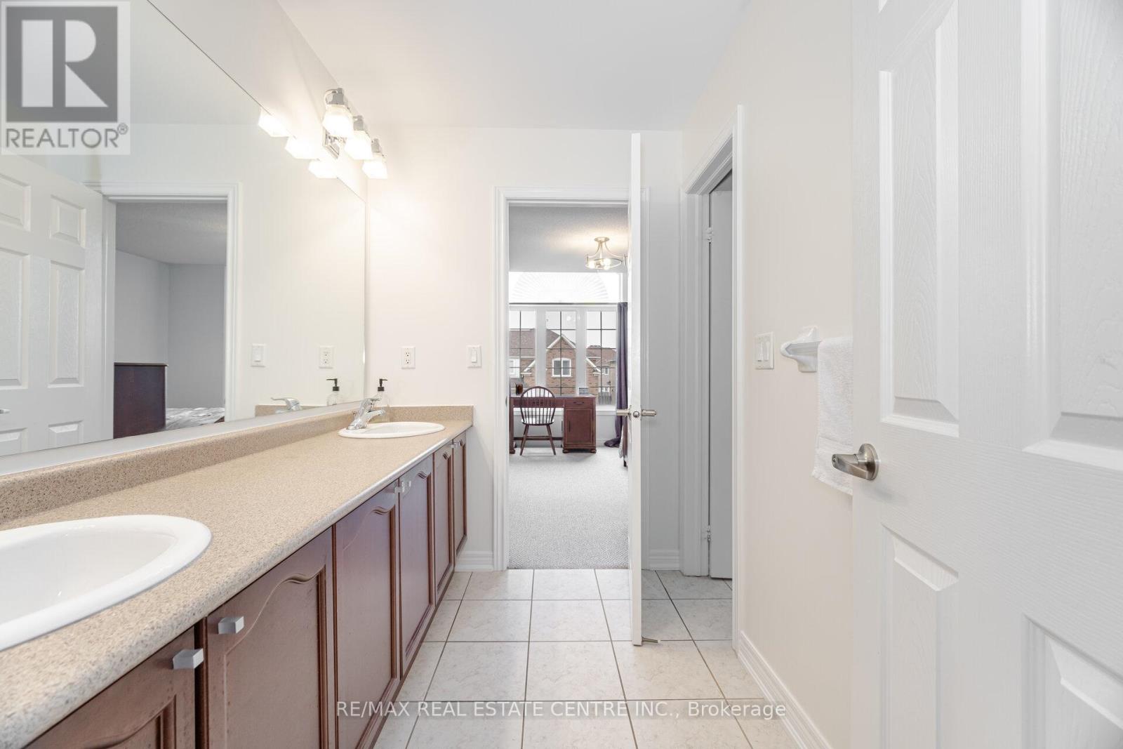 3401 Hideaway Place, Mississauga, Ontario  L5M 0A7 - Photo 39 - W12935374