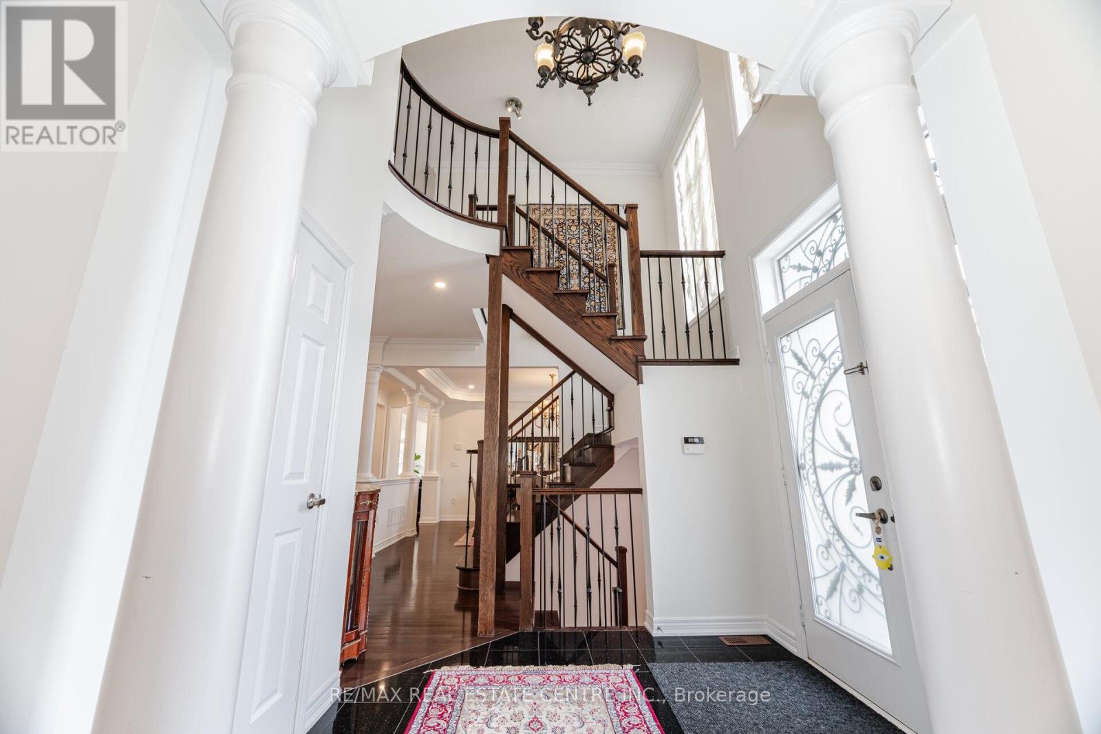 3401 Hideaway Place, Mississauga, Ontario  L5M 0A7 - Photo 8 - W12935374